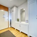 - Haus F, App 0f1302 Lejlighed *